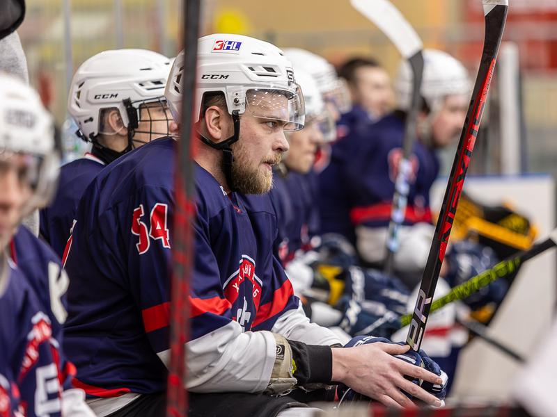 Белгородские хоккеисты проиграли москвичам (фоторепортаж)