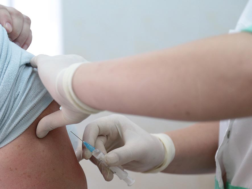 Почти 20 % жителей Белгородской области привились от гриппа