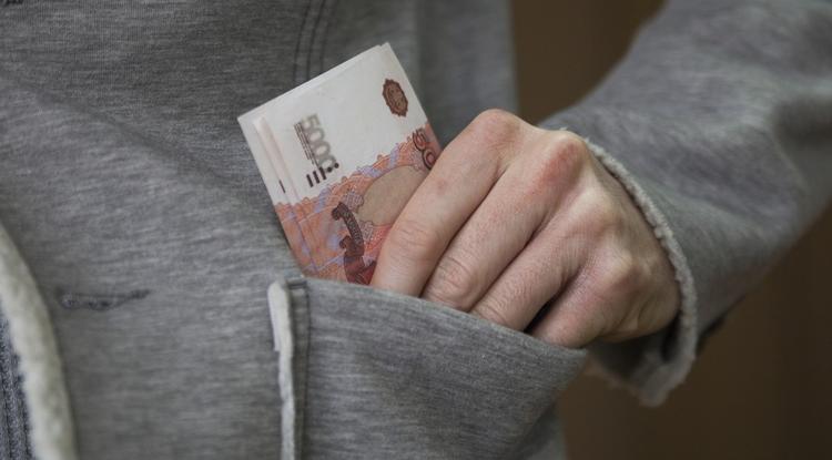 Белгородца обвиняют в посредничестве в передаче взятки бывшему замминистра ЖКХ региона