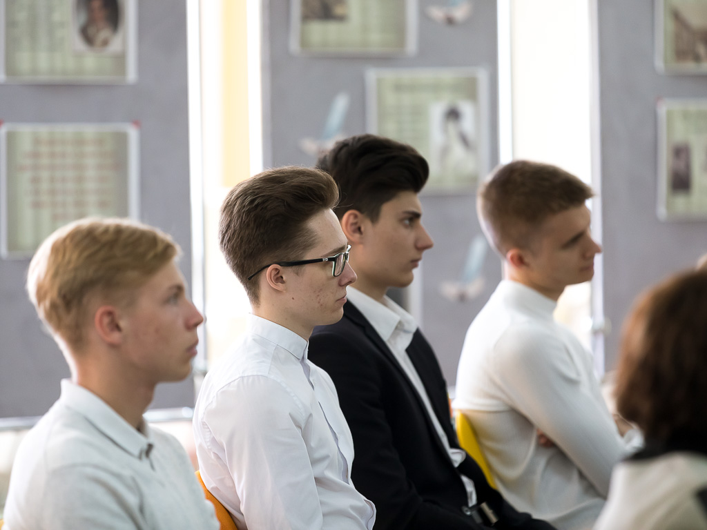 Белгородские стобалльники поделились со школьниками опытом успешной сдачи ЕГЭ