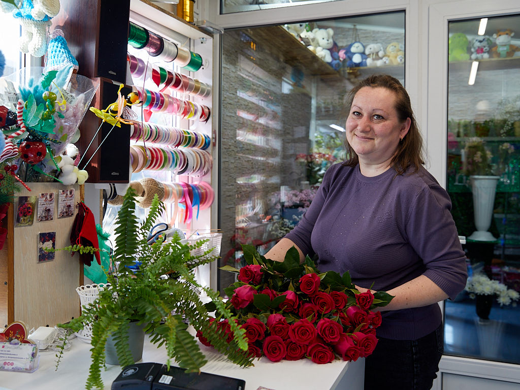 «Подарите любимой цветы». Соцконтракт помог корочанке открыть цветочный магазин