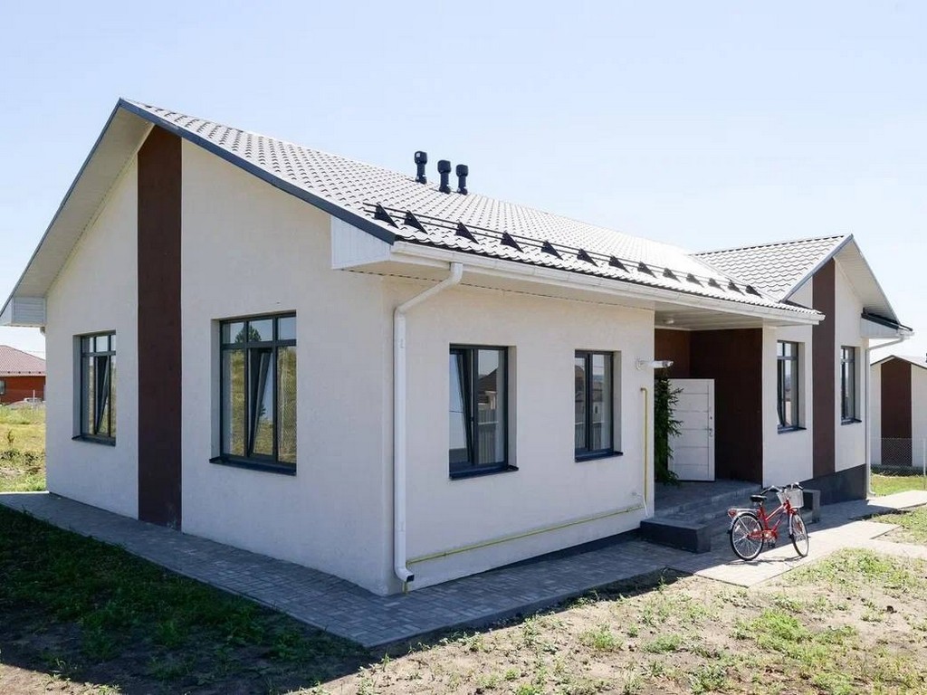 7 многодетных семей из Старооскольского округа получили ключи от нового жилья