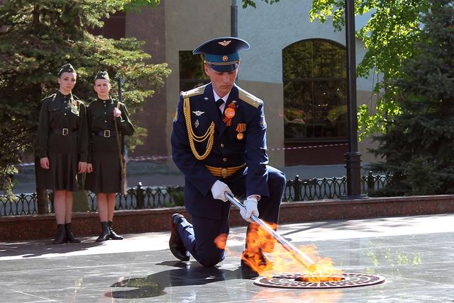 Вечный огонь вернулся на Соборную площадь Белгорода