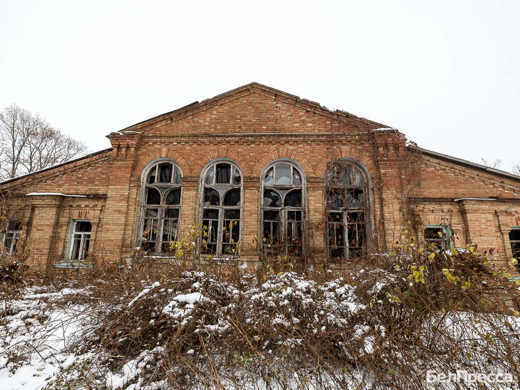 Окно в прошлое. Какие воспоминания хранит заброшенная земская школа в Брянских Липягах