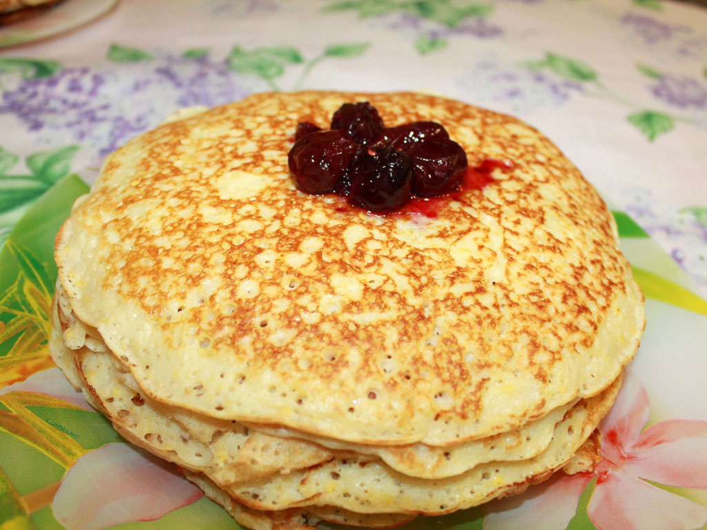 Дрожжевые блины с пшеном и мукой