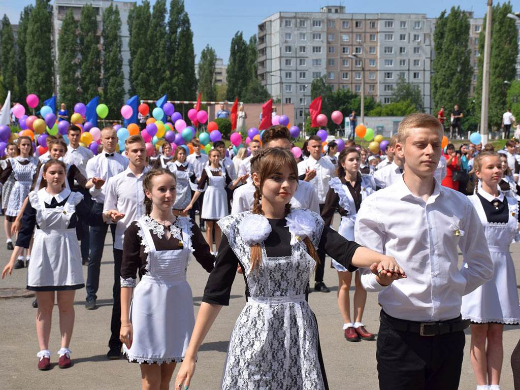 В Белгородской области последний звонок сегодня прозвучал для 5 937 выпускников