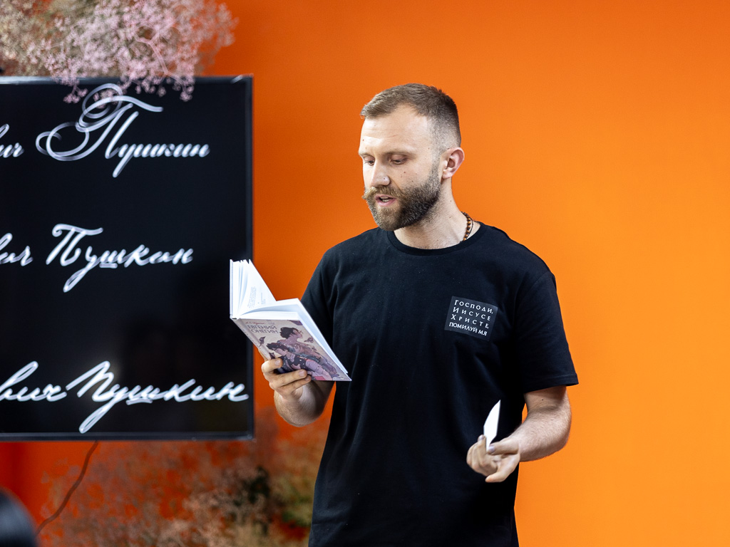 В Белгороде проходят творческие встречи чтецов