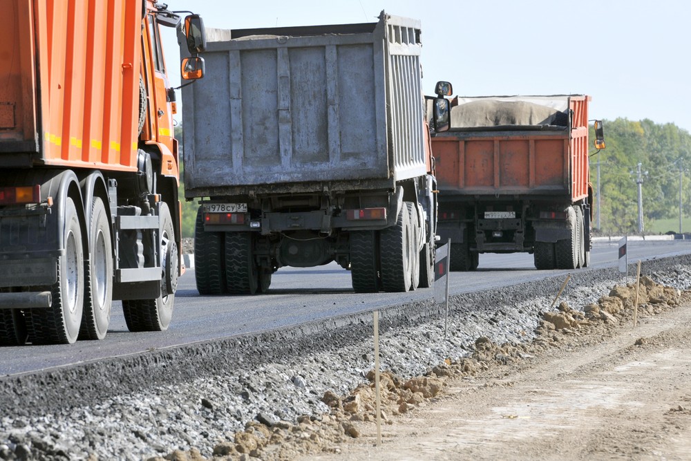 В Новооскольском округе ремонтируют дорогу, соединяющую четыре района