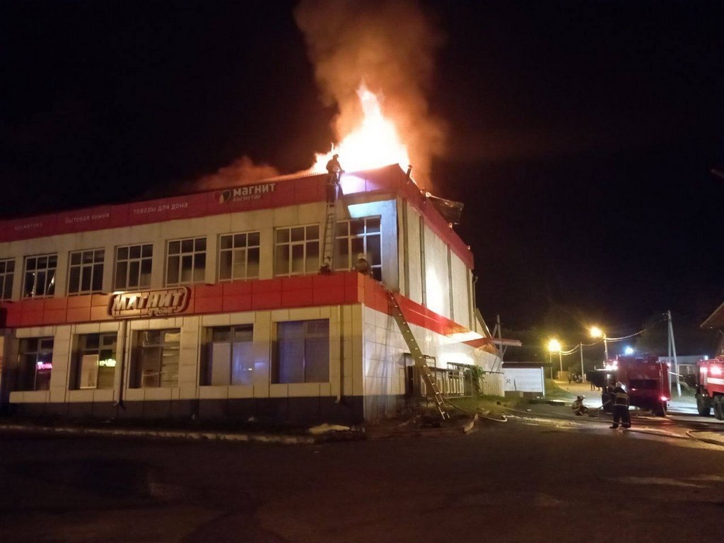 В Ивне после взрыва FPV-дрона пострадала крыша магазина «Магнит»