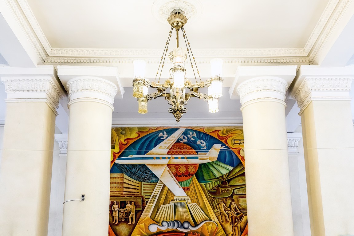 О чём рассказывают настенные росписи главпочтамта в Белгороде