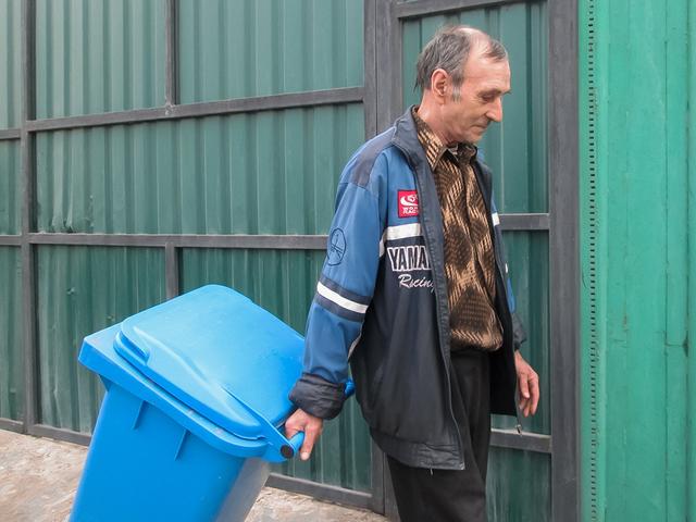 Белгородка предложила губернатору обязать хозяев частных домов ставить мусорные ёмкости