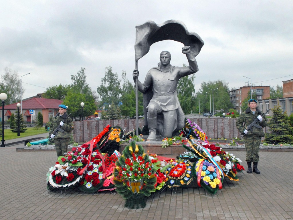 Памятник в Волоконовке