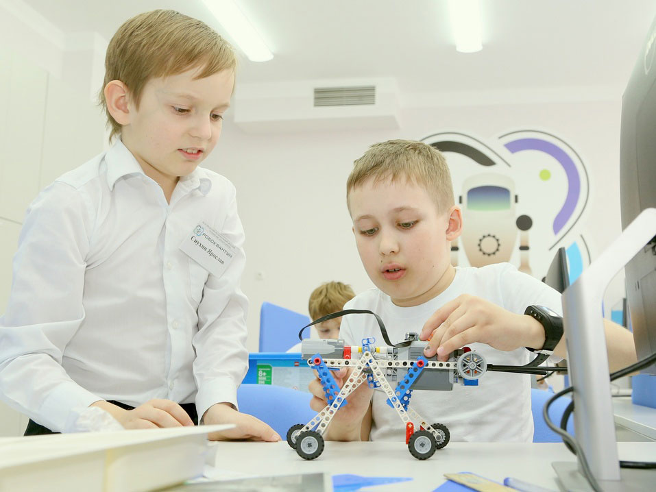 В Белгородской области откроют три центра цифрового образования детей