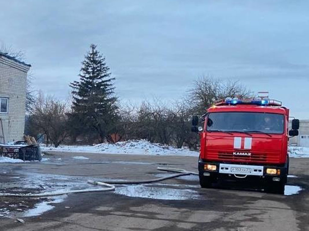 Белгород 10 дней. Пожарная машина сейчас. Белгород Мирная пожар. Здание МЧС. Пожар на улице Костюшко.