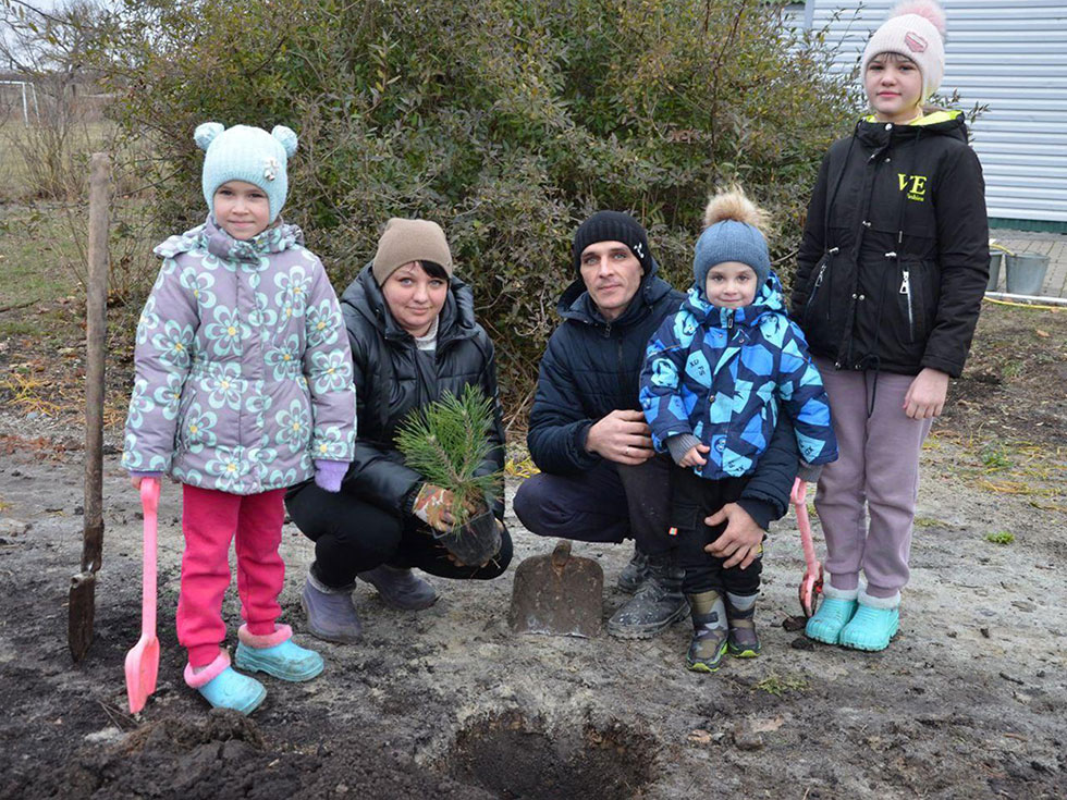 В белгородском селе заложили парк семейных деревьев